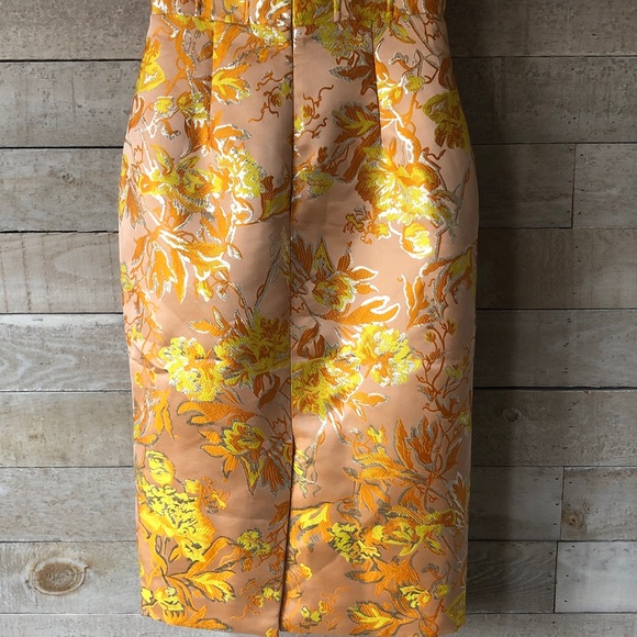 Opulent Brocade Ruffle statement cocktail dress - Picture 9 of 16